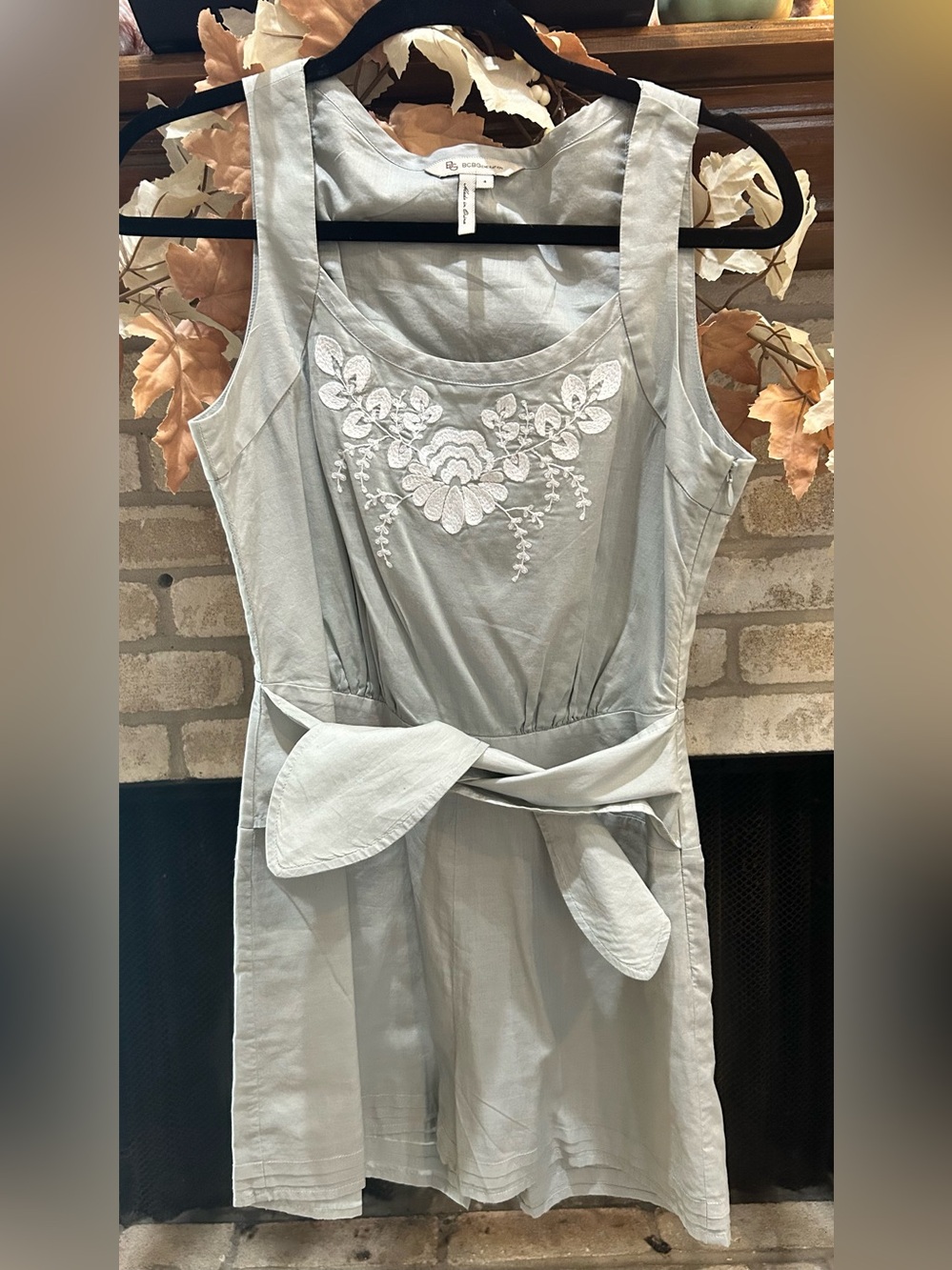 BCBGeneration Light Green Embroidered Sleeveless Romper with Tie Belt EUC